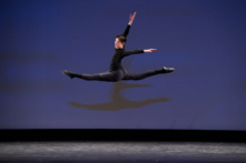 Anh Rubi Cho, một nghệ sĩ múa chính của Shen Yun, sinh ra ở Nhật Bản. Anh đã đạt giải bạc tại Cuộc thi vũ đạo Trung Hoa cổ điển quốc tế NTD lần thứ 8. (Ảnh: Dai Bing/The Epoch Times)