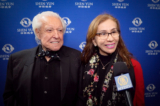 Ông Manuel Cuevas và bà Ofelia Vazguez thưởng thức Shen Yun tại Trung tâm Nghệ thuật Biểu diễn Tennessee chiều hôm 25/02/2024. (Ảnh: Đài truyền hình NTD)