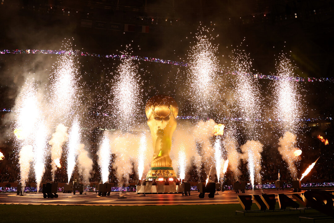 Chương trình trước trận đấu được chiếu trước trận chung kết FIFA World Cup Qatar 2022 giữa Argentina và Pháp tại sân vận động Lusail ở thành phố Lusail, Qatar, vào ngày 18/12/2022. (Ảnh: Julian Finney/Getty Images)