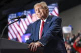 Cựu Tổng thống và là ứng cử viên tổng thống của Đảng Cộng Hòa Donald Trump có bài diễn văn trong Cuộc Vận động Bước ra Bỏ phiếu ở Richmond, Virginia, hôm 02/03/2024. (Ảnh: Win McNamee/Getty Images)