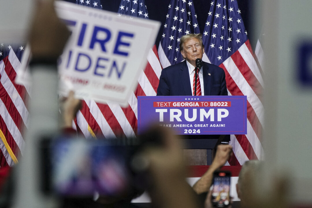 Cựu tổng thống Donald Trump, ứng cử viên tổng thống năm 2024, nói trong một sự kiện vận động tranh cử ở Rome, Georgia, hôm 09/03/2024. (Ảnh: Elijah Nouvelage/AFP qua Getty Images)