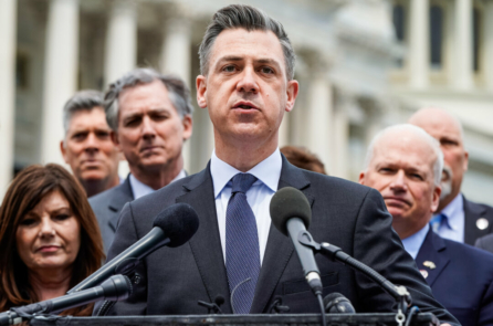 Hoa Kỳ: Các nhà lập pháp giới thiệu dự luật trừng phạt các cá nhân tham gia vào cuộc chiến chính trị của ĐCSTQ