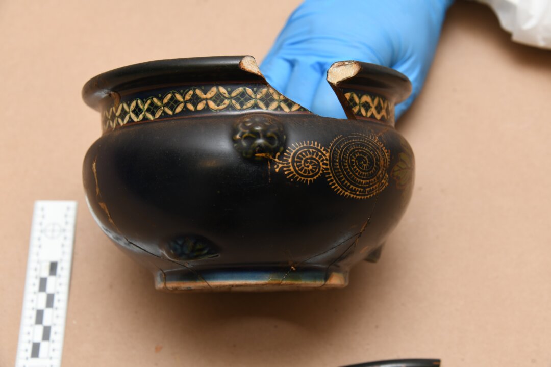 Một cổ vật bị cướp có xuất xứ từ Okinawa, Nhật Bản. (Ảnh: FBI Boston/Đội Truy lùng Tội phạm Nghệ thuật của FBI)