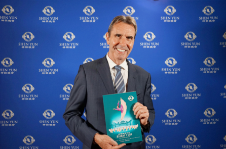 Úc: Bộ trưởng đảng Đối lập của tiểu bang vui mừng thưởng lãm Shen Yun ở thành phố Perth sau 02 năm nỗ lực thúc đẩy