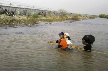 Cảnh rối ren ở biên giới của ông Biden