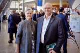 Phó thị trưởng thị trấn Perth East, ông Hugh McDermid cùng phu nhân Brenda, thưởng thức Nghệ thuật Biểu diễn Shen Yun tại Trung tâm Nghệ thuật Sống ở thành phố Mississauga, tỉnh Ontario, Canada hôm 24/03/2024. (Ảnh: Đài truyền hình NTD)