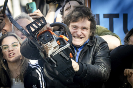 ‘Máy cưa và máy xay sinh tố’: Tổng thống Argentina Javier Milei sắp sa thải 70,000 nhân viên chính phủ