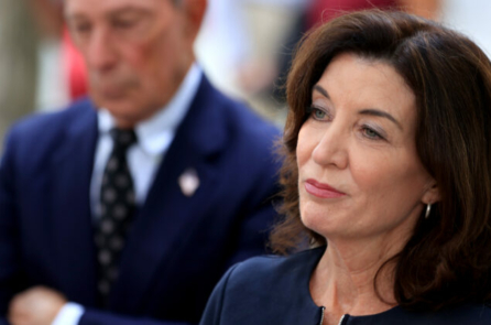 Thống đốc New York Kathy Hochul ký ban hành bản đồ bầu cử Quốc hội mới cho đợt bầu cử năm 2024 sắp tới