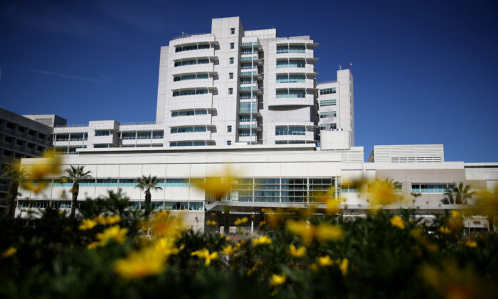 Trung tâm Y tế UC Davis ở Sacramento, California, vào ngày 27/02/2020. (Ảnh: Justin Sullivan/Getty Images)