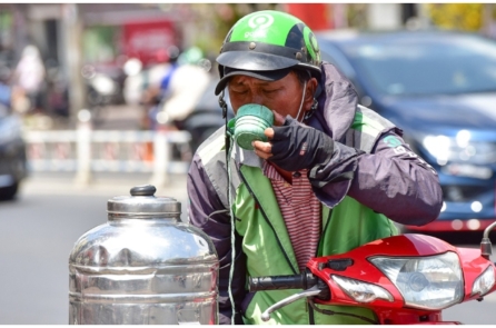 Các tỉnh, thành phố ở Việt Nam đang trải qua đợt nắng nóng kéo dài nhất trong gần 30 năm