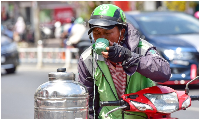 nắng nóng kéo dài