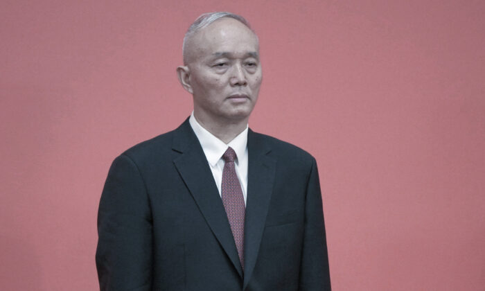 Ủy viên Thường vụ Thái Kỳ (Cai Qi) tại một sự kiện báo chí cùng với các thành viên Ban Thường vụ Bộ Chính trị mới của Đảng Cộng sản Trung Quốc và các ký giả Trung Quốc và ngoại quốc tại Đại lễ đường Nhân dân ở Bắc Kinh vào ngày 23/10/2022. (Ảnh: Kevin Frayer/Getty Images)