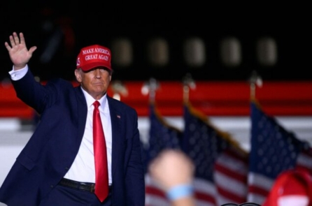 Cựu TT Trump vận động tranh cử ở Pennsylvania nhằm chọc thủng ‘bức tường xanh’