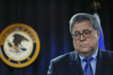 Tổng Chưởng lý đương thời William Barr chờ phát biểu tại một buổi công bố một Sáng kiến Giảm Tội phạm mới, được đưa ra để giảm tội phạm ở Detroit ở Detroit, Michigan, vào ngày 18/12/2019. (Ảnh: Bill Pugliano/Getty Images)