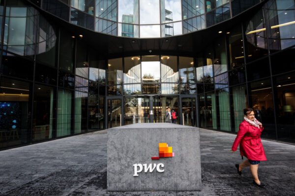 Các văn phòng của PricewaterhouseCoopers (PwC) đặt tại More London Riverside ở London, Anh, ngày 02/10/2018. (Ảnh: Jack Taylor/Getty Images)