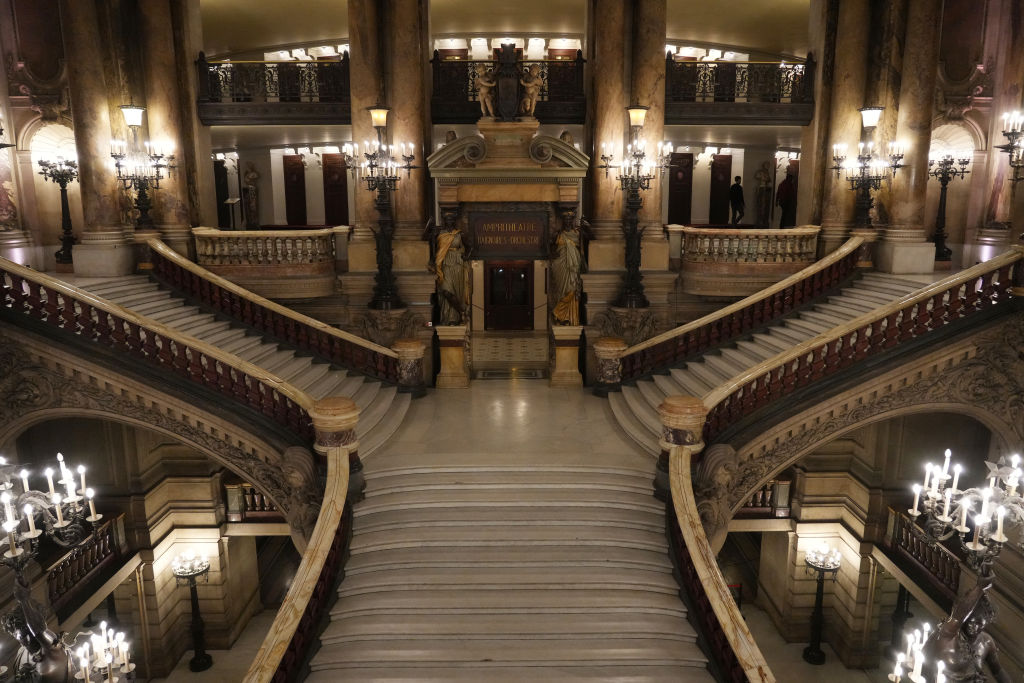 Khung cảnh tại Lễ trao giải DVF 2021 tại nhà hát Opera Garnier ở Paris vào ngày 17/11/2021. (Ảnh: Edward Berthelot/Getty Images For Diane Von Furstenberg)