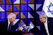 Tổng thống Hoa Kỳ Joe Biden tham dự cuộc gặp với Thủ tướng Israel Benjamin Netanyahu, khi ông đến thăm Israel trong bối cảnh xung đột đang diễn ra giữa Israel và Hamas, tại Tel Aviv, Israel, hôm 18/10/2023. (Ảnh: Reuters/Evelyn Hockstein/File Photo)