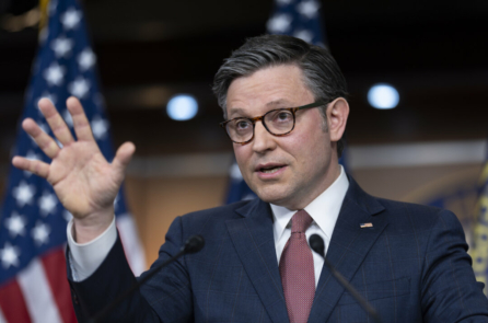 Một dân biểu cho biết chủ tịch Hạ viện Hoa Kỳ đã cam kết sẽ tổ chức một cuộc bỏ phiếu về viện trợ cho Ukraine