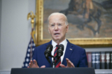 Tổng thống Joe Biden nói về vụ sập cầu Baltimore trong Phòng Roosevelt của Tòa Bạch Ốc, hôm 26/03/2024. (Ảnh: Pedro Ugarte/AFP qua Getty Images)