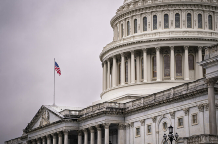 Hạ viện đẩy mạnh việc ủy quyền cho FISA, từ chối đề nghị xem xét lại