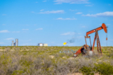 Một máy bơm dầu gần khu vực lân cận Callon Petroleum ở Monahans, Texas, hôm 27/03/2024. (Ảnh: Brandon Bell/Getty Images)