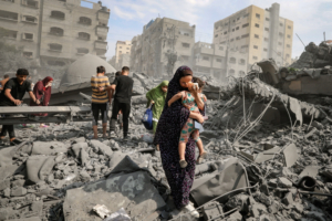 Hoa Kỳ thả viện trợ xuống Gaza giữa hoàn cảnh khắc nghiệt tại khu vực do Hamas kiểm soát