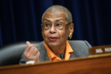 Dân biểu Eleanor Holmes Norton (Dân Chủ-Hoa Thịnh Đốn) nói tại Tòa nhà Quốc hội Hoa Kỳ vào ngày 07/10/2021. (Ảnh: Drew Angerer/Getty Images)