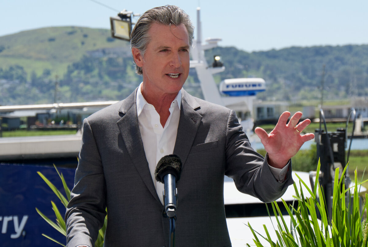 Thống đốc California Gavin Newsom, hôm 17/04/2024. (Ảnh: Travis Gillmore/The Epoch Times)