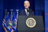 Tổng thống Joe Biden nói về vai trò của Đạo luật CHIPS và Khoa học cùng nghị trình Đầu tư vào Mỹ của mình, với mục đích phát triển nền kinh tế và tạo việc làm, tại Bảo tàng Milton J. Rubenstein ở Syracuse, New York, hôm 25/04/2024. (Ảnh: Andrew Caballero-Reynolds/AFP qua Getty Images)
