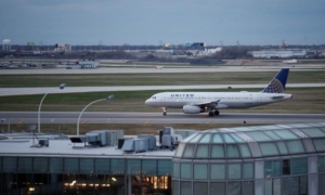 Chicago: Phi cơ của United Airlines bốc cháy tại Phi trường O’Hare
