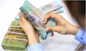 Việt Nam: Hàng chục ngân hàng tăng lãi suất tiền gửi, cao nhất 1.6%/năm