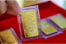 Việt Nam: Giá vàng miếng SJC lại lập kỷ lục mới