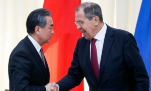 Ngoại trưởng Trung Quốc, Nga gặp nhau sau khi tổng thống Iran tử nạn