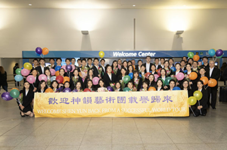 Đoàn Nghệ thuật Biểu Diễn Shen Yun Lưu Diễn hoàn thành chuyến lưu diễn trước sự hoan nghênh của người hâm mộ