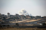 Khói mù mịt trong không khí khi Israel đã phát động một cuộc tấn công tại phía đông Rafah, phía nam Dải Gaza, trong bối cảnh cuộc xung đột giữa Israel và Hamas vẫn tiếp tục diễn ra, hôm 13/05/2024. (Ảnh: AFP/Getty Images)