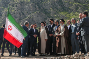 Sự ra đi đột ngột của tổng thống Iran ảnh hưởng như thế nào đến nội tình đất nước và thế giới?
