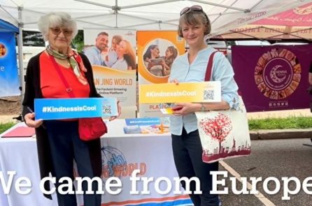 New Jersey: Gian hàng của Pháp Luân Công và Gan Jing World đầy thu hút tại lễ kỷ niệm Ngày Hiến chương truyền thống