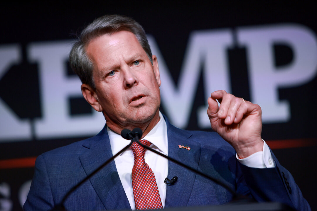 Thống đốc tiểu bang Georgia Brian Kemp ở Atlanta, Georgia, vào ngày 24/05/2022. (Ảnh: Joe Raedle/Getty Images)