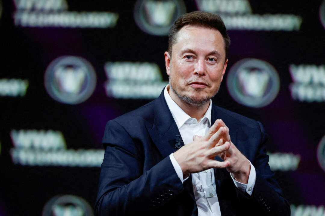 Ông Elon Musk, Tổng giám đốc của SpaceX và Tesla, tại một hội nghị ở trung tâm triển lãm Porte de Versailles ở Paris hôm 16/06/2023. (Ảnh: Gonzalo Fuentes/Reuters)