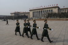 Các thành viên của quân đội Trung Quốc tại Đại lễ đường Nhân dân ở Bắc Kinh, Trung Quốc, hôm 10/03/2024. (Ảnh: Kevin Frayer/Getty Images)