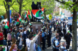 Những người biểu tình ủng hộ Palestine tập trung tại khuôn viên trường Đại học DePaul Lincoln Park ở Chicago hôm 05/05/2024. (Ảnh: Alex Wroblewski/AFP)