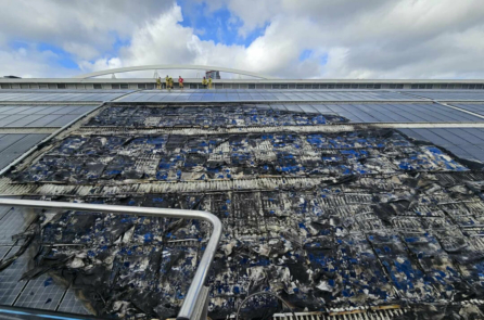 Úc: Các tấm quang năng bốc cháy, 2,500 người được sơ tán khỏi Trung tâm thể thao dưới nước Sydney