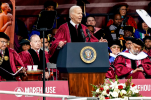TT Biden bày tỏ sự khẳng định đối với các cuộc biểu tình về Gaza trong lễ tốt nghiệp của trường cao đẳng Morehouse