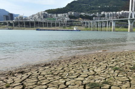 Chuyên gia: Nắng nóng cực đoan, hạn hán, và thao túng thời tiết đang trở thành bình thường ở Trung Quốc