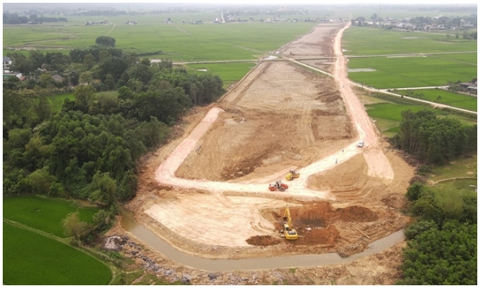 Việt Nam: Sạt lở trên cao tốc, 2 nữ công nhân thương vong