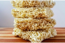 EU bỏ kiểm tra an toàn thực phẩm đối với mì ăn liền của Việt Nam