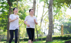 Nghiên cứu mới: Năng động ở tuổi trung niên, khỏe mạnh khi về già