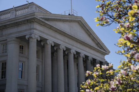 Hoa Kỳ áp đặt lệnh trừng phạt lên mạng lưới bị cáo buộc chuyển hàng tỷ dollar giúp quân đội Iran