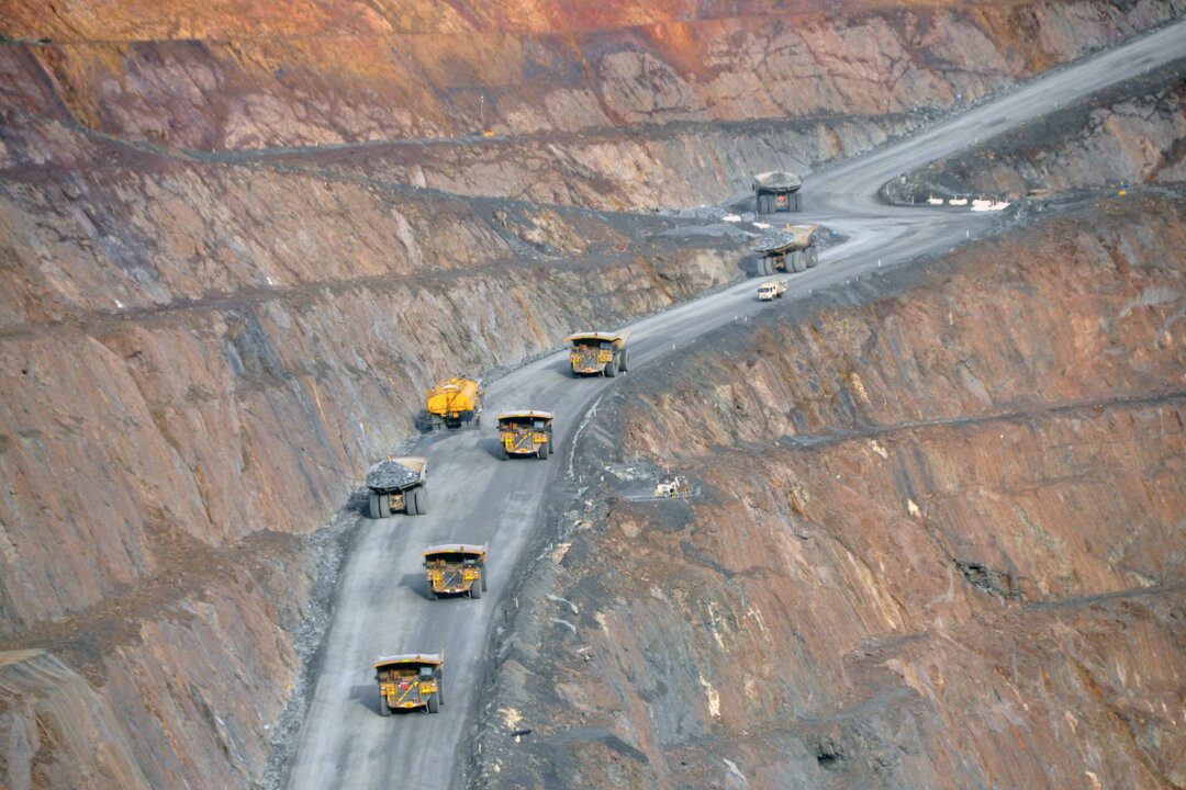Hoạt động khai thác vàng của Newmont Mining và đối tác liên doanh Kalgoorlie Superpit thuộc Barrick Gold ở Tây Úc, tháng 08/2015. (Ảnh: AAP Image/Kim Christian)
