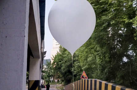 Nam Hàn sẽ khôi phục các cuộc tập trận gần Khu Phi Quân sự sau khi Bắc Hàn gửi bóng bay chứa rác